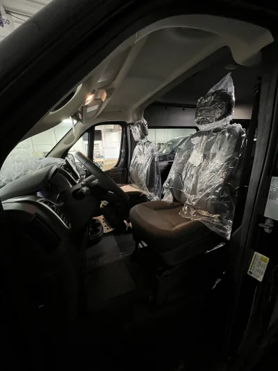 2026 RAM PROMASTER - 12 PASSENGER SHUTTLE - DIAMOND BLACK - BLACK ELEGANZA SEATING - 2026 RAM PROMASTER SHUTTLE - Image 6 of 17