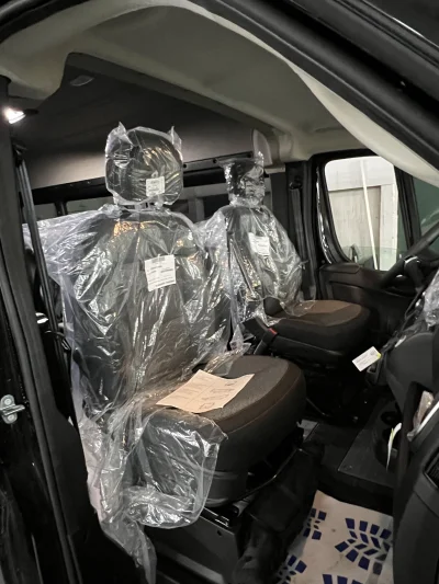 2026 RAM PROMASTER - 12 PASSENGER SHUTTLE - DIAMOND BLACK - BLACK ELEGANZA SEATING - 2026 RAM PROMASTER SHUTTLE - Image 5 of 17