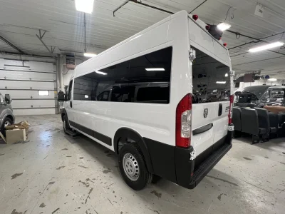 2026 RAM PROMASTER - 10 PASSENGER SHUTTLE - BRIGHT WHITE - GRAY SEATING - 2026 RAM PROMASTER SHUTTLE - Image 16 of 19