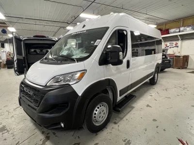 2026 RAM PROMASTER - 10 PASSENGER SHUTTLE - BRIGHT WHITE - GRAY SEATING - 2026 RAM PROMASTER SHUTTLE - Image 3 of 19