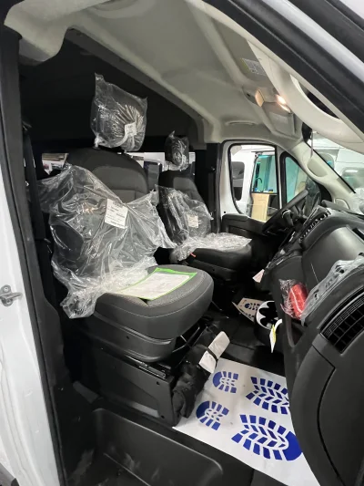 2026 RAM PROMASTER - 10 PASSENGER SHUTTLE - BRIGHT WHITE - GRAY SEATING - 2026 RAM PROMASTER SHUTTLE - Image 8 of 19