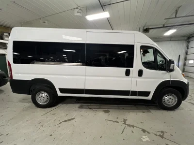 2026 RAM PROMASTER - 10 PASSENGER SHUTTLE - BRIGHT WHITE - GRAY SEATING - 2026 RAM PROMASTER SHUTTLE - Image 4 of 19