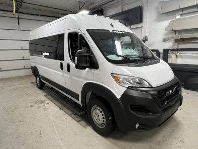 2026 RAM PROMASTER - 10 PASSENGER SHUTTLE - BRIGHT WHITE - GRAY SEATING - 2026 RAM PROMASTER SHUTTLE - Image 3 of 18