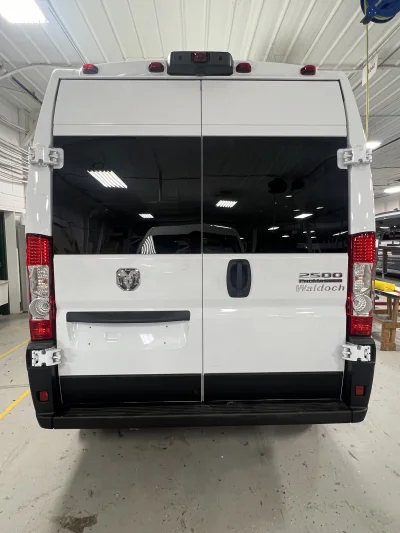 2026 RAM PROMASTER - 10 PASSENGER SHUTTLE - BRIGHT WHITE - GRAY SEATING - 2026 RAM PROMASTER SHUTTLE - Image 13 of 17