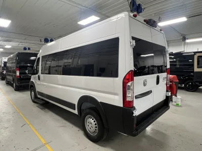 2026 RAM PROMASTER - 10 PASSENGER SHUTTLE - BRIGHT WHITE - GRAY SEATING - 2026 RAM PROMASTER SHUTTLE - Image 14 of 17