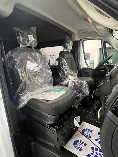 2026 RAM PROMASTER - 10 PASSENGER SHUTTLE - BRIGHT WHITE - GRAY SEATING - 2026 RAM PROMASTER SHUTTLE - Image 6 of 17