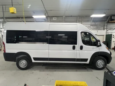2026 RAM PROMASTER - 10 PASSENGER SHUTTLE - BRIGHT WHITE - GRAY SEATING - 2026 RAM PROMASTER SHUTTLE - Image 11 of 17