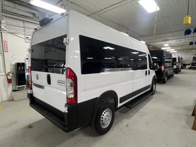2026 RAM PROMASTER - 10 PASSENGER SHUTTLE - BRIGHT WHITE - GRAY SEATING - 2026 RAM PROMASTER SHUTTLE - Image 12 of 17