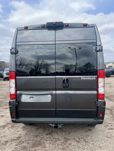 2026 RAM PROMASTER - 10 PASSENGER SHUTTLE - GRANITE CRYSTAL METALLIC - GRAY SEATING - 2026 RAM PROMASTER SHUTTLE - Image 11 of 16