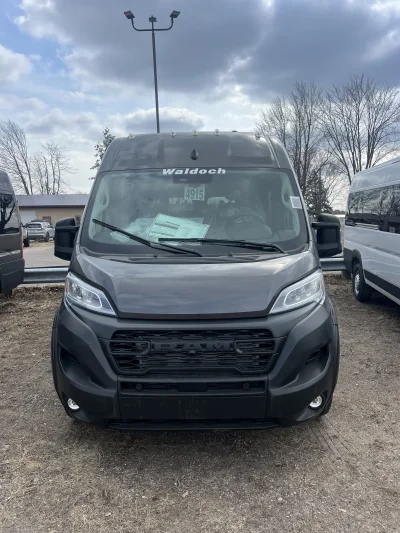 2026 RAM PROMASTER - 10 PASSENGER SHUTTLE - GRANITE CRYSTAL METALLIC - GRAY SEATING - 2026 RAM PROMASTER SHUTTLE - Image 2 of 16