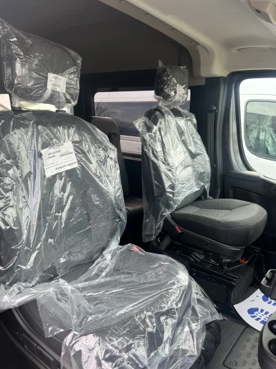 2026 RAM PROMASTER - 10 PASSENGER SHUTTLE - GRANITE CRYSTAL METALLIC - GRAY SEATING - 2026 RAM PROMASTER SHUTTLE - Image 6 of 16
