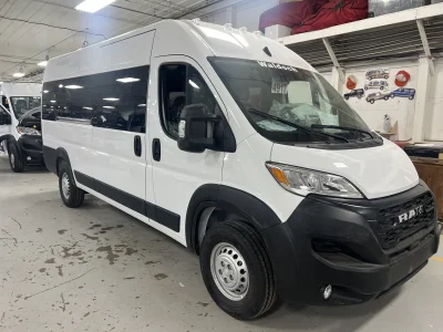 2026 RAM PROMASTER - 12 PASSENGER SHUTTLE - BRIGHT WHITE - GRAY SEATING - 2026 RAM PROMASTER SHUTTLE - Image 3 of 18
