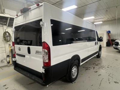 2026 RAM PROMASTER - 12 PASSENGER SHUTTLE - BRIGHT WHITE - GRAY SEATING - 2026 RAM PROMASTER SHUTTLE - Image 13 of 18