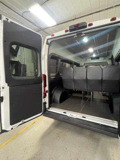 2026 RAM PROMASTER - 12 PASSENGER SHUTTLE - BRIGHT WHITE - GRAY SEATING - 2026 RAM PROMASTER SHUTTLE - Image 10 of 18