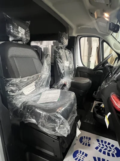 2026 RAM PROMASTER - 12 PASSENGER SHUTTLE - BRIGHT WHITE - GRAY SEATING - 2026 RAM PROMASTER SHUTTLE - Image 7 of 18