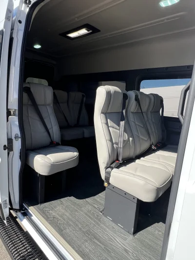 2026 RAM PROMASTER 2500 - SHUTTLE PACKAGE - BRIGHT WHITE (PW7) GRAPHITE SEATING - 2026 RAM PROMASTER SHUTTLE - Image 8 of 18