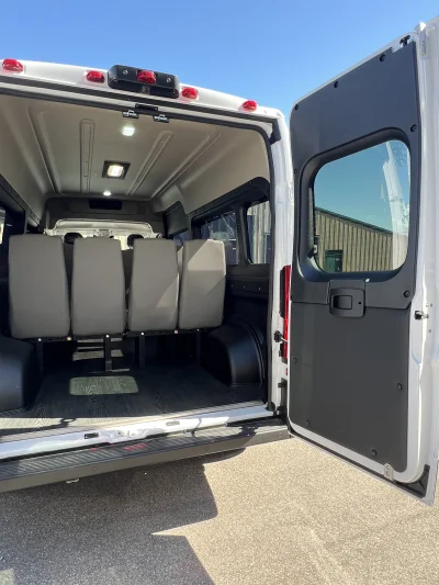 2026 RAM PROMASTER 2500 - SHUTTLE PACKAGE - BRIGHT WHITE (PW7) GRAPHITE SEATING - 2026 RAM PROMASTER SHUTTLE - Image 11 of 18