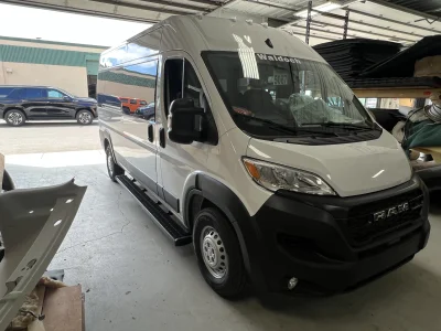 2026 RAM PROMASTER 2500 - 10 PASSENGER SHUTTLE PACKAGE - BRIGHT WHITE (PW7) - GRAY SEATING - 2026 RAM PROMASTER SHUTTLE - Image 3 of 18