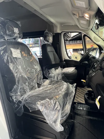 2026 RAM PROMASTER 2500 - 10 PASSENGER SHUTTLE PACKAGE - BRIGHT WHITE (PW7) - GRAY SEATING - 2026 RAM PROMASTER SHUTTLE - Image 6 of 18