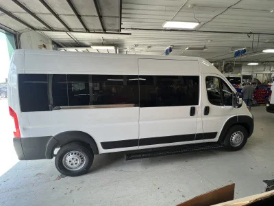 2026 RAM PROMASTER 2500 - 10 PASSENGER SHUTTLE PACKAGE - BRIGHT WHITE (PW7) - GRAY SEATING - 2026 RAM PROMASTER SHUTTLE - Image 12 of 18