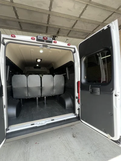 2026 RAM PROMASTER 2500 - 10 PASSENGER SHUTTLE PACKAGE - BRIGHT WHITE (PW7) - GRAY SEATING - 2026 RAM PROMASTER SHUTTLE - Image 11 of 18