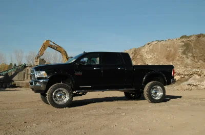BLACK CRYSTAL - 2015 RAM  BIG WHEELER - Image 3 of 9