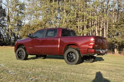 RED - 2020 RAM  LEVEL - Image 2 of 9