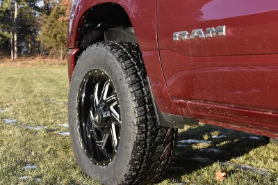 RED - 2020 RAM  LEVEL - Image 4 of 9