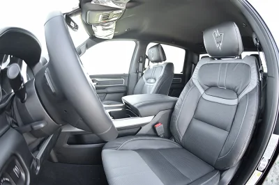 BLACK - 2020 RAM  LEVEL - Image 14 of 15