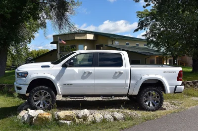 WHITE 2 - 2021 RAM  LIFT - Image 5 of 6