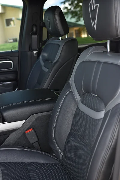 WHITE 2 - 2021 RAM  LIFT - Image 6 of 6